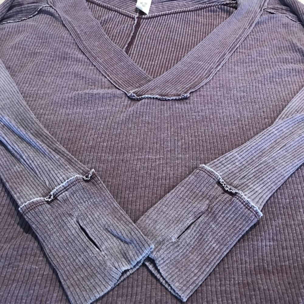 Free People We The Free Oceanview top in Wine, size L - Picture 9 of 10